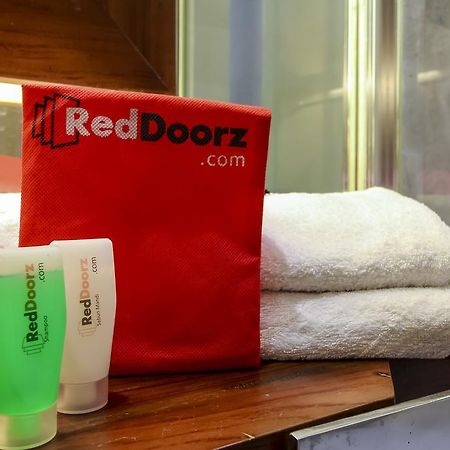 Reddoorz Plus Near Tugu Jogja Yogyakarta Exterior foto