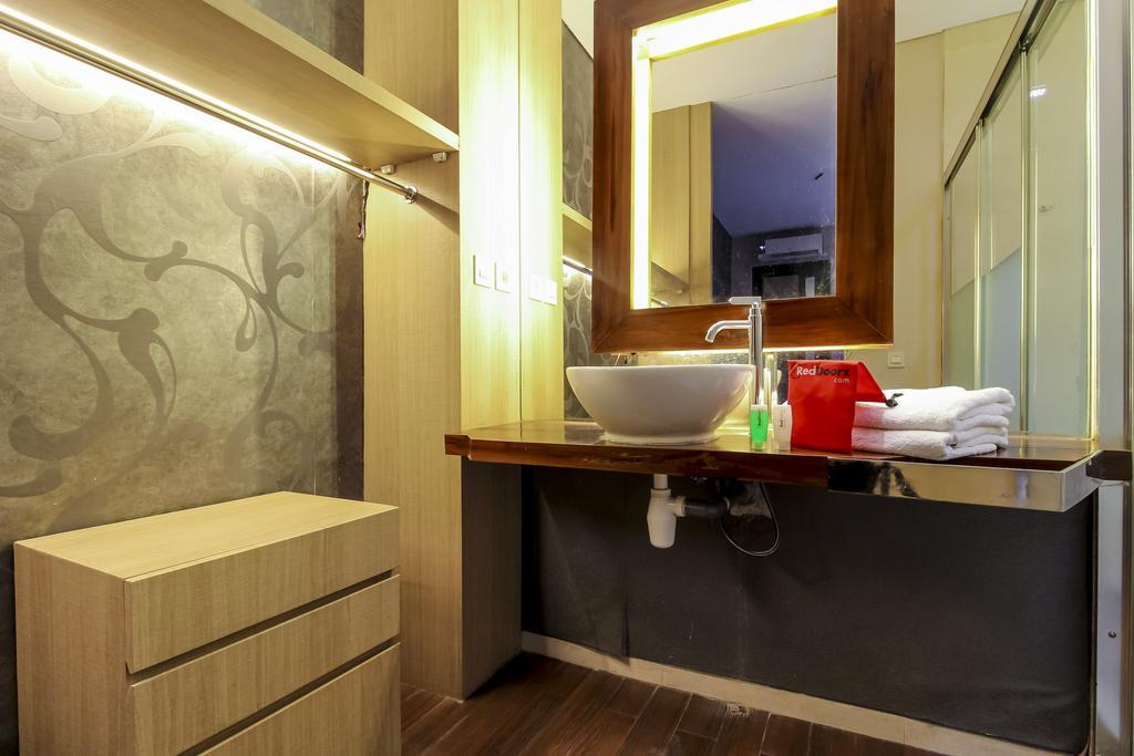 Reddoorz Plus Near Tugu Jogja Yogyakarta Exterior foto