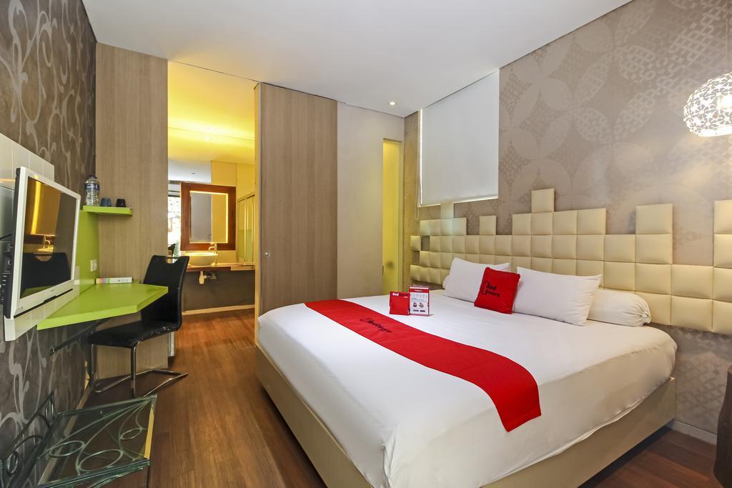 Reddoorz Plus Near Tugu Jogja Yogyakarta Exterior foto