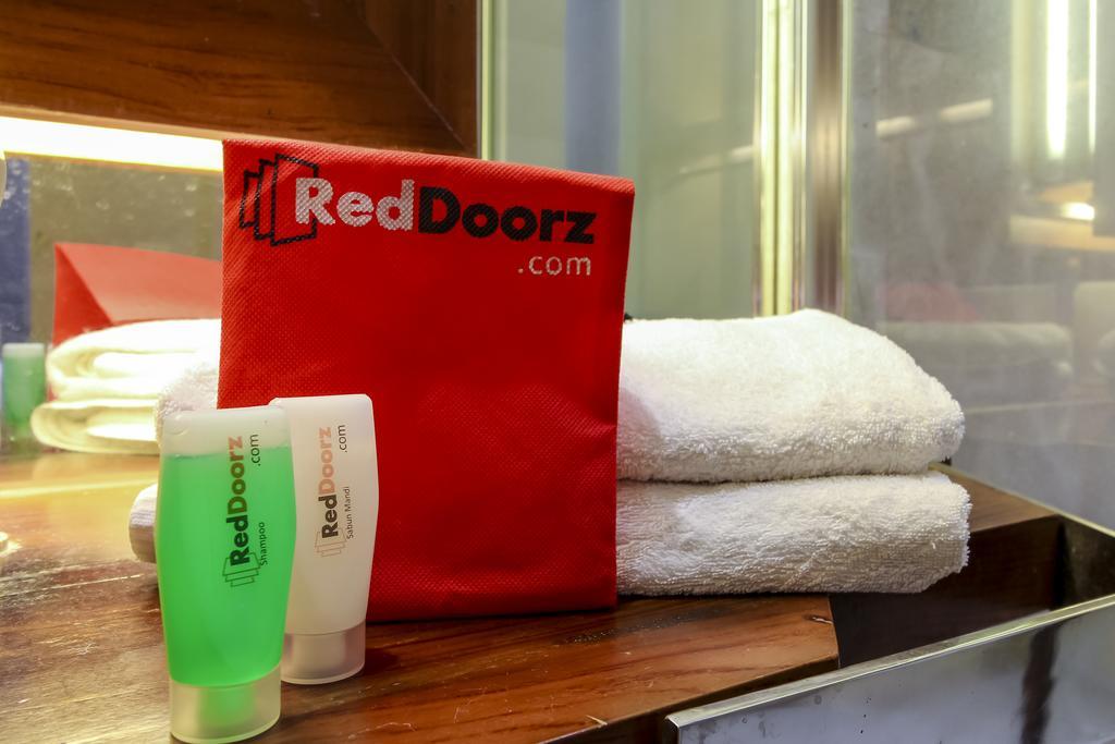 Reddoorz Plus Near Tugu Jogja Yogyakarta Exterior foto