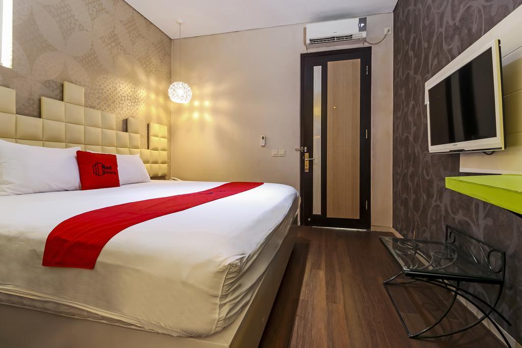Reddoorz Plus Near Tugu Jogja Yogyakarta Exterior foto