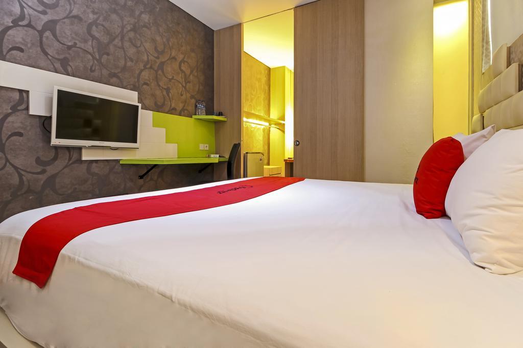 Reddoorz Plus Near Tugu Jogja Yogyakarta Exterior foto